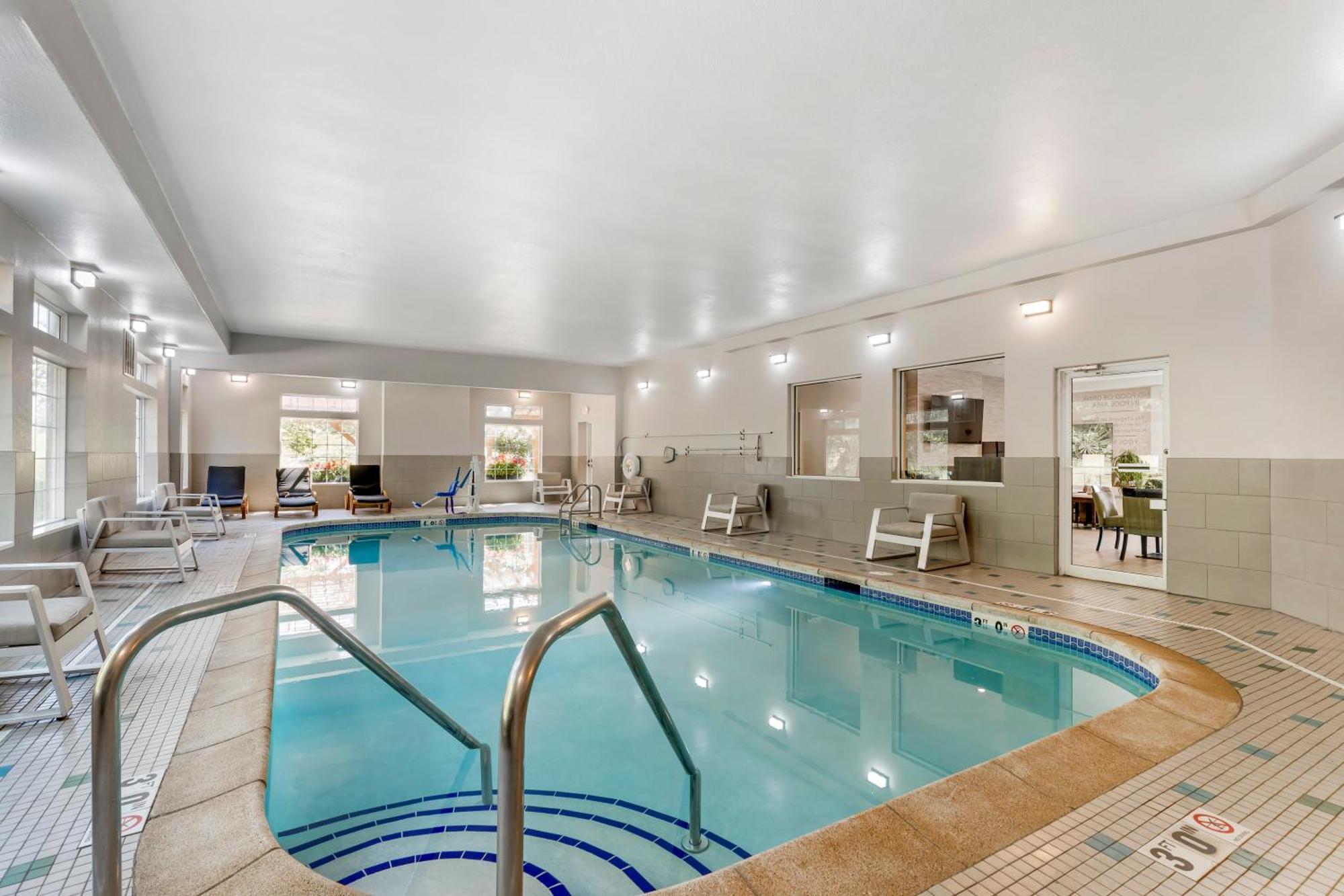 Best Western Plus Des Moines West Inn & Suites Clive Exteriér fotografie