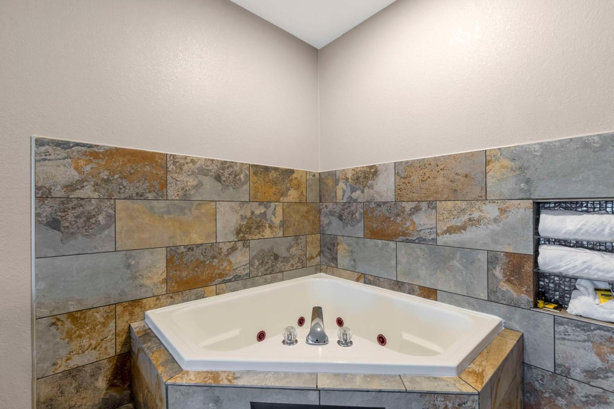 Best Western Plus Des Moines West Inn & Suites Clive Exteriér fotografie