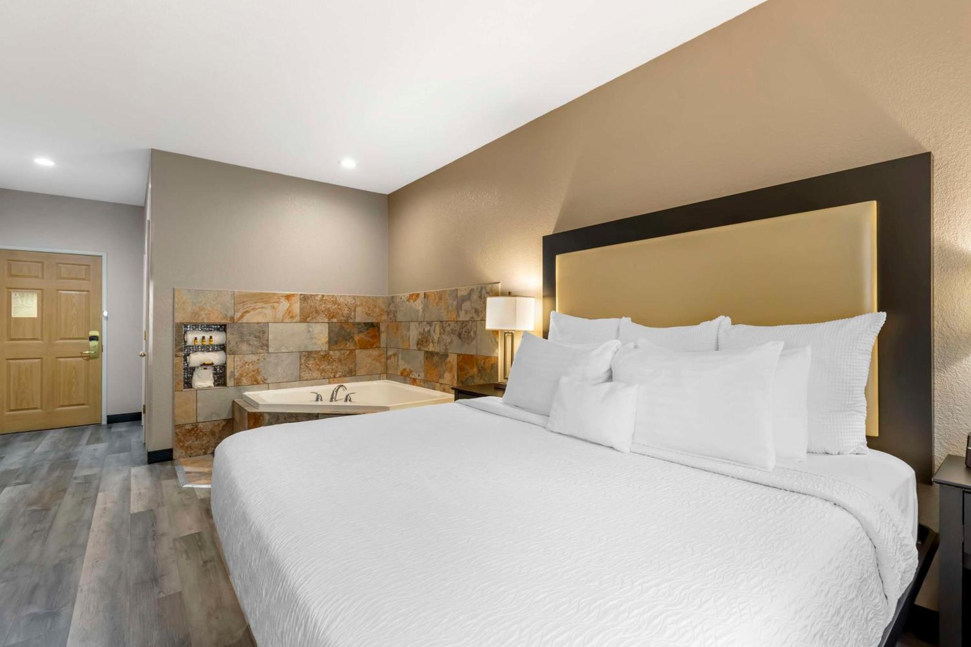 Best Western Plus Des Moines West Inn & Suites Clive Exteriér fotografie
