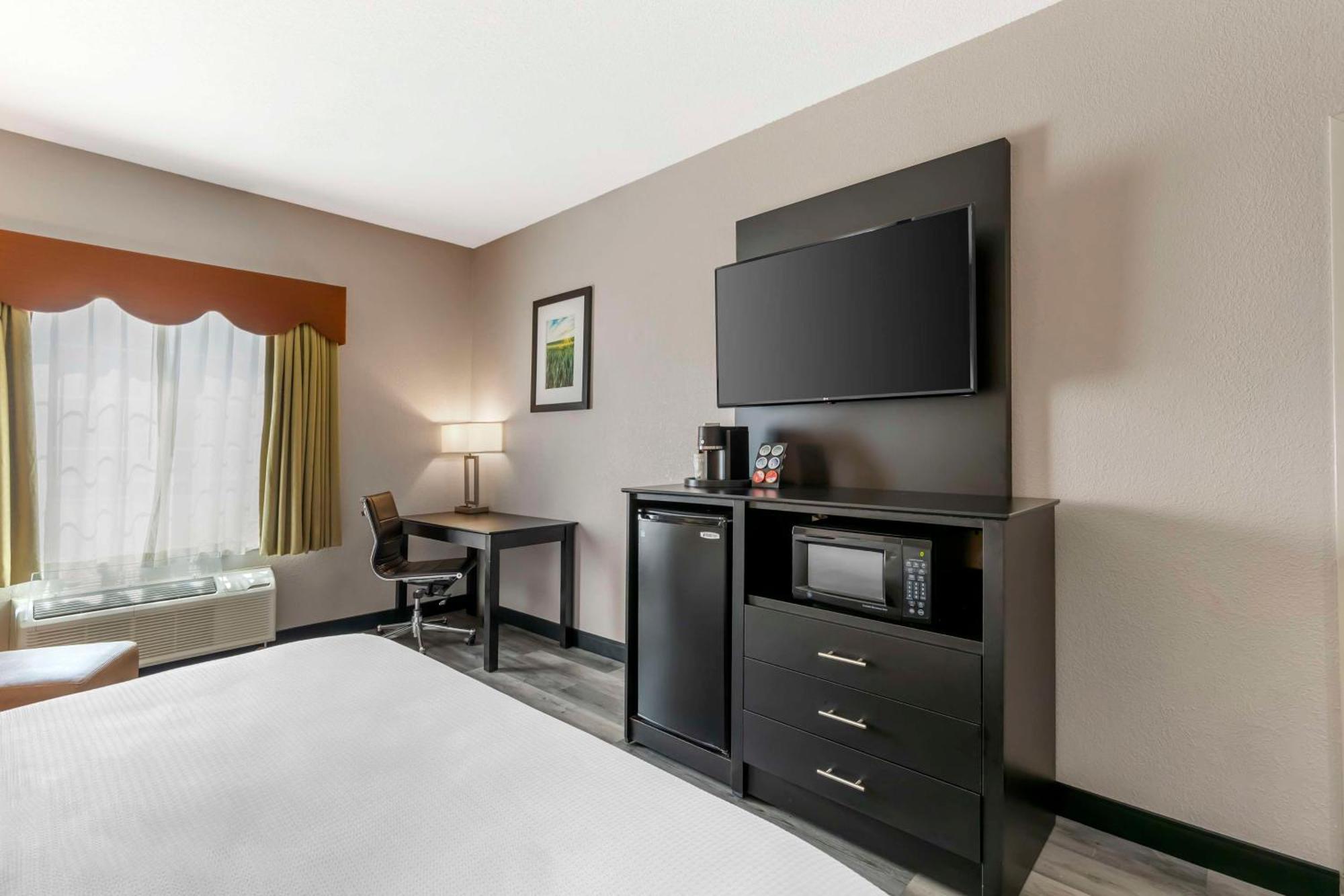 Best Western Plus Des Moines West Inn & Suites Clive Exteriér fotografie